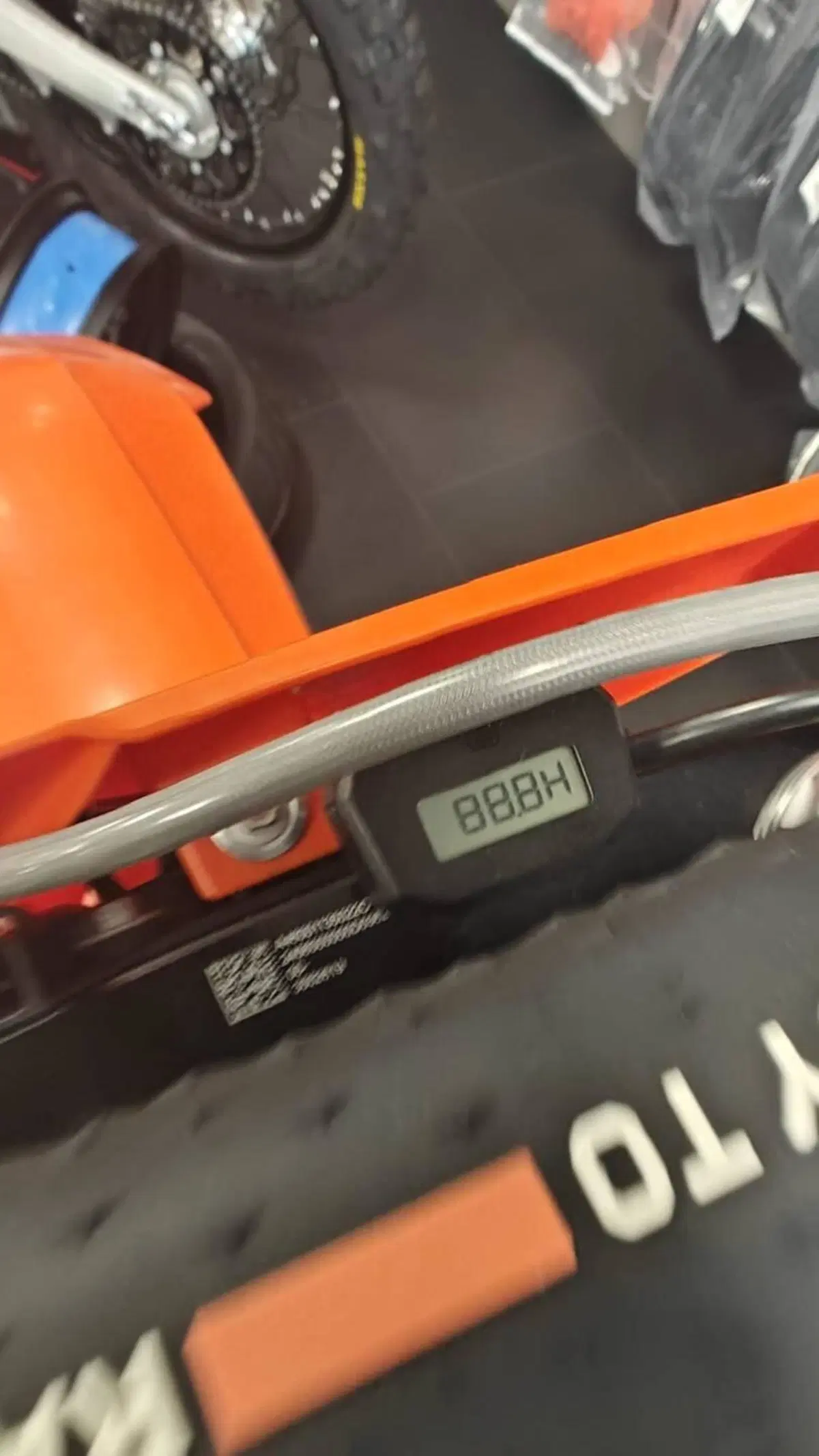KTM 250 SX-F (2025) (4)