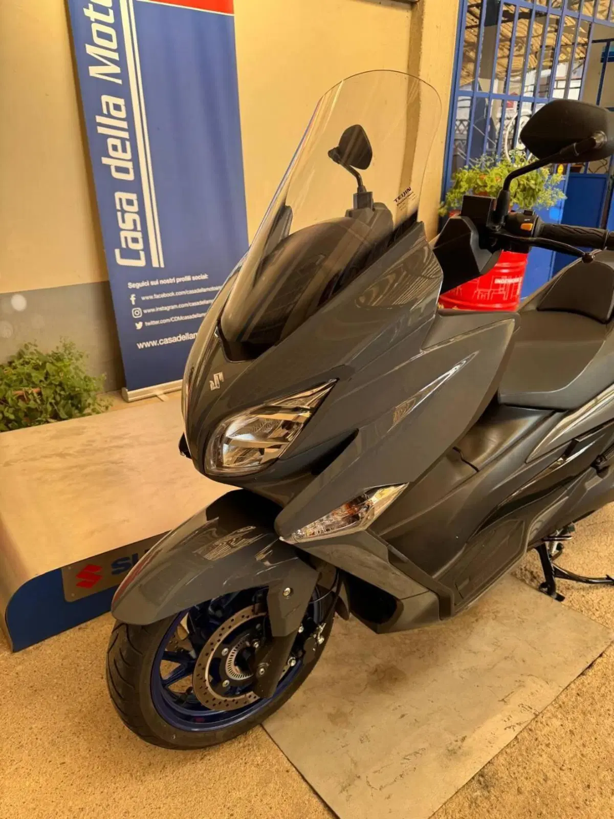 Suzuki Burgman 400 (2022 - 24) (4)