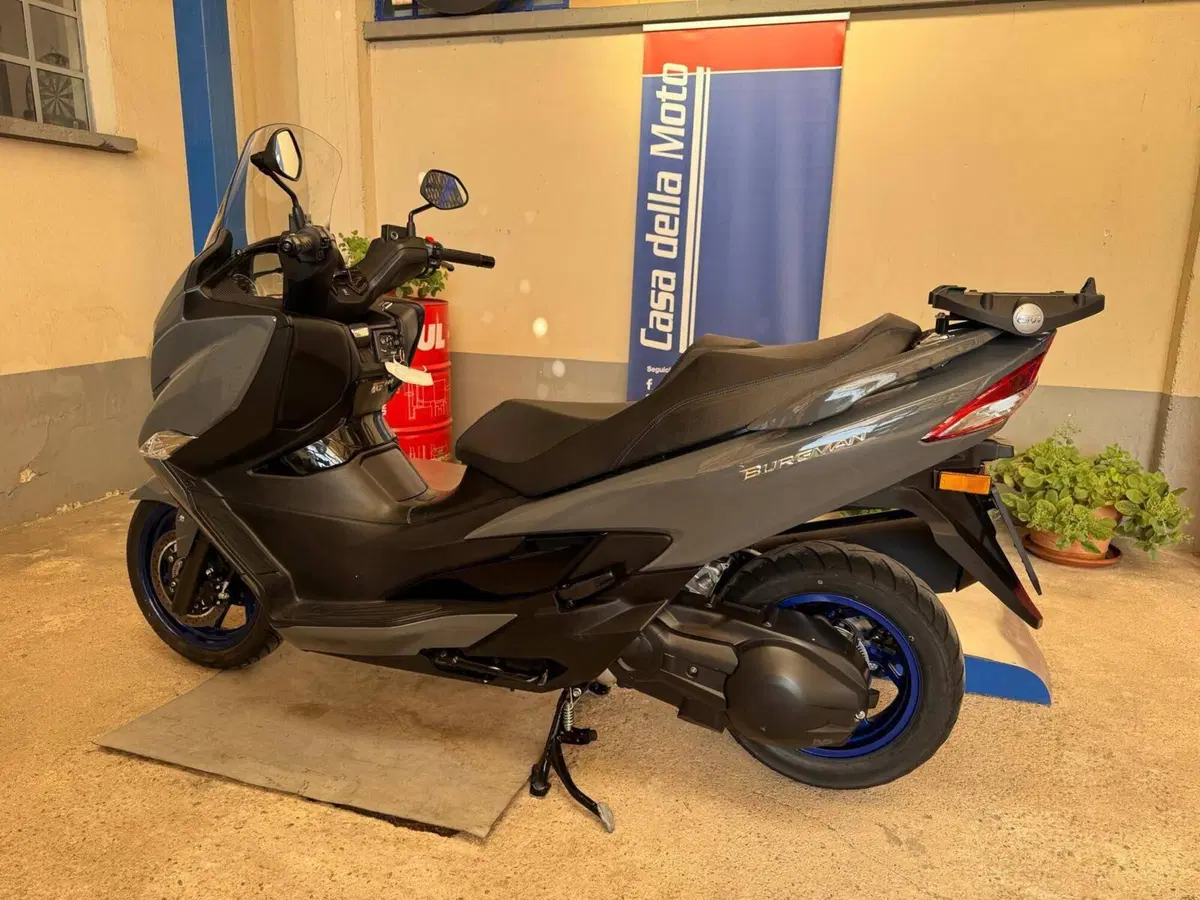Suzuki Burgman 400 (2022 - 24) (10)