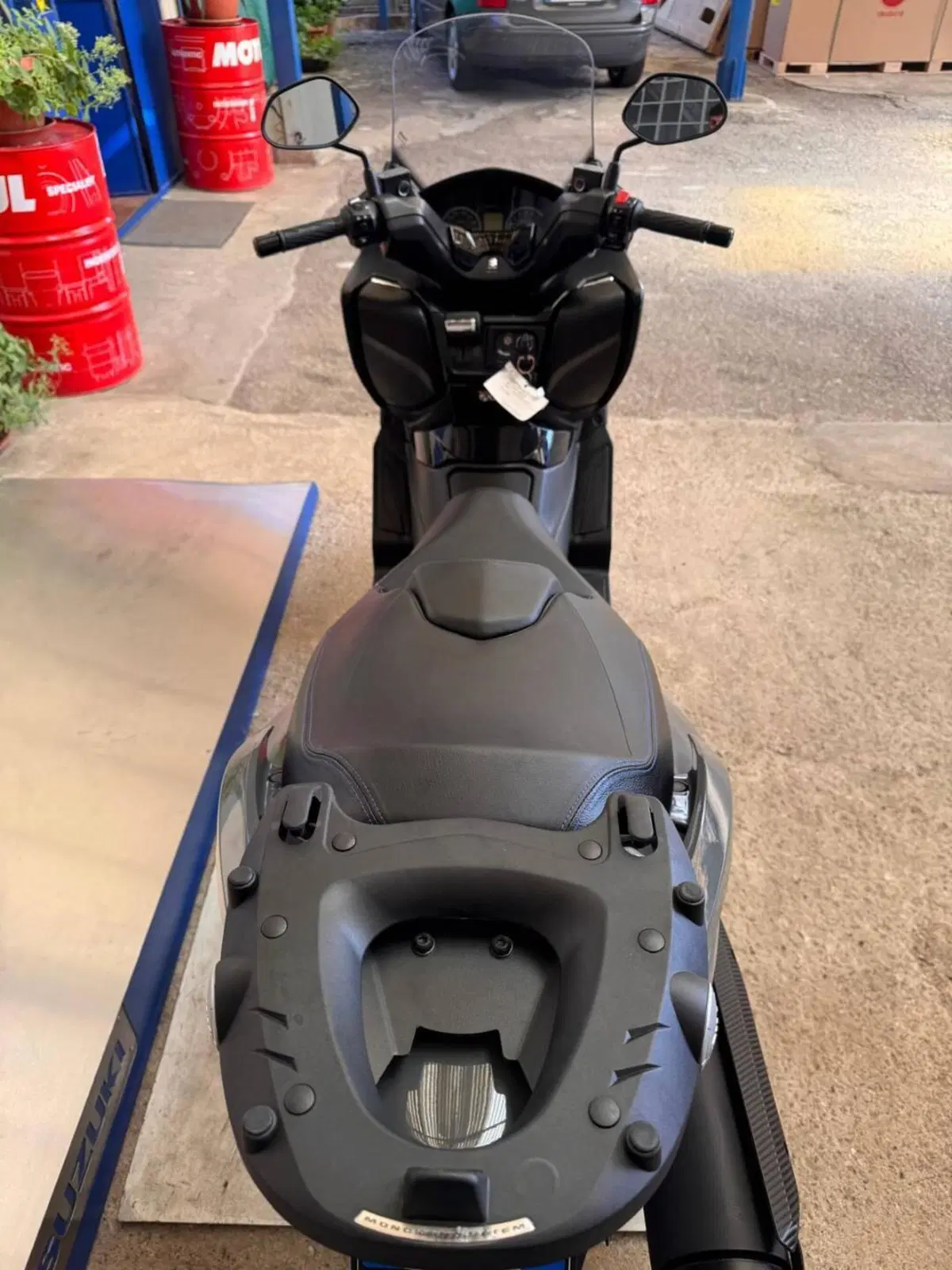 Suzuki Burgman 400 (2022 - 24) (7)