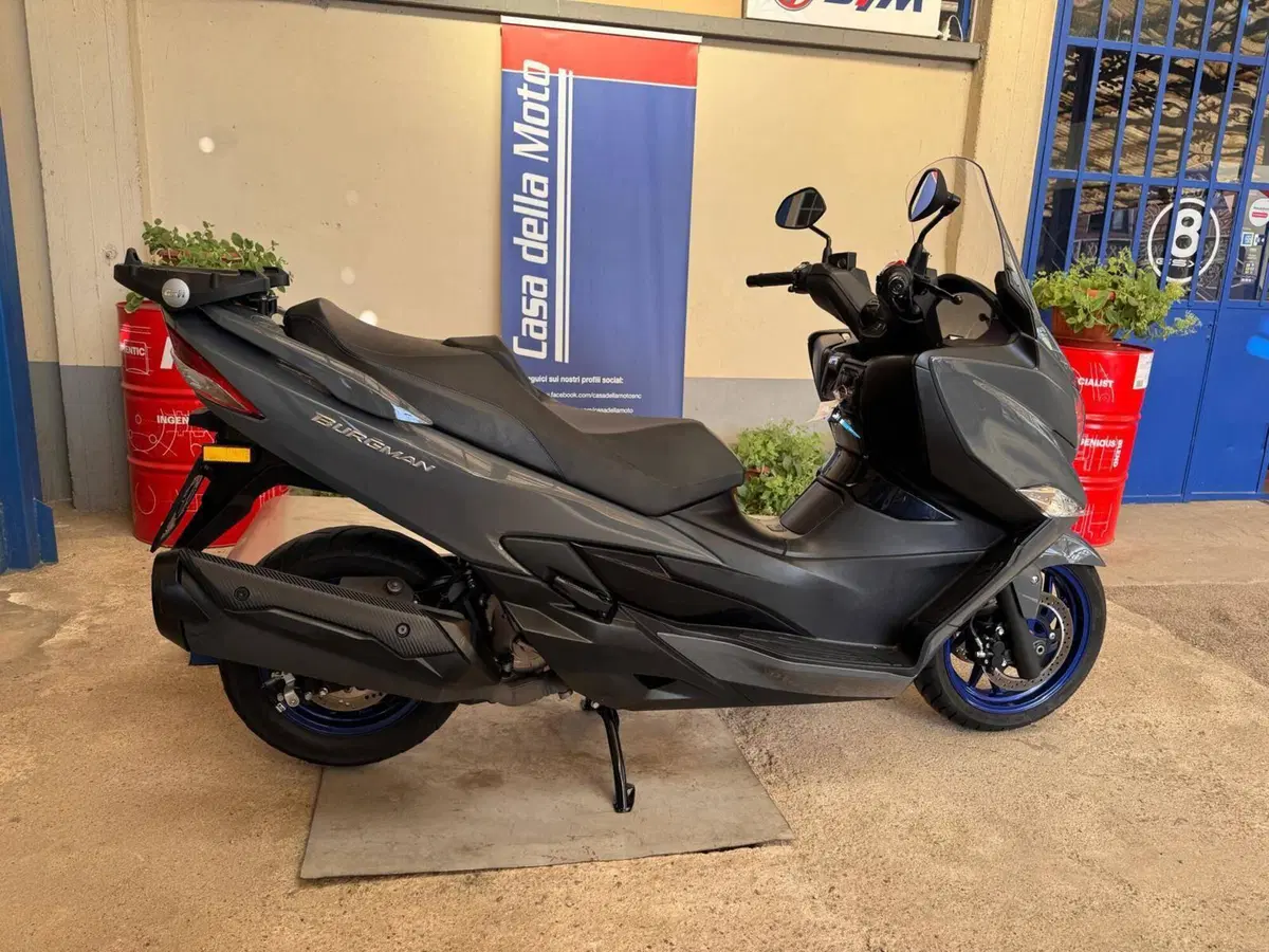Suzuki Burgman 400 (2022 - 24) (3)