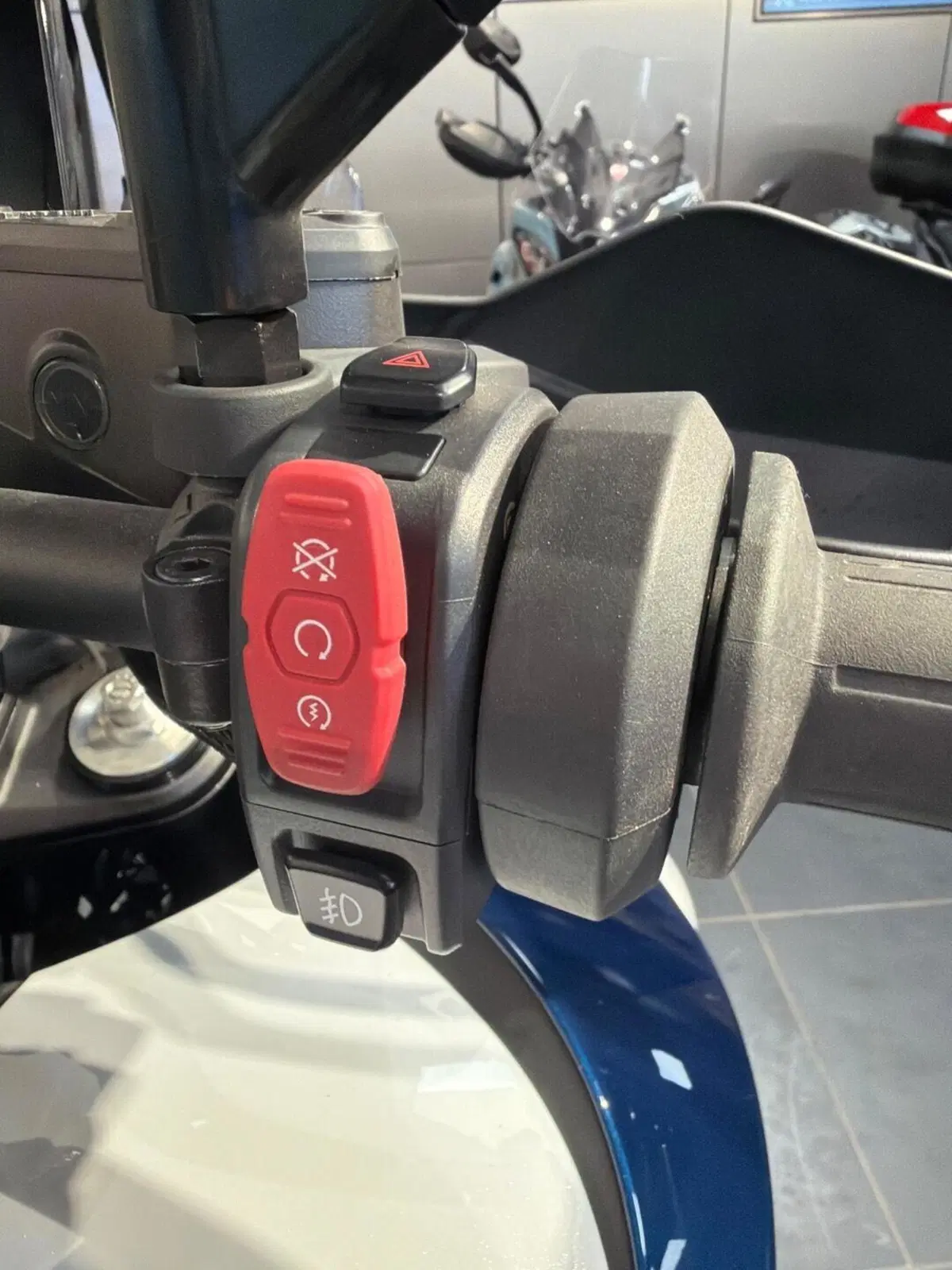 CFMOTO 800MT Explore (2023 - 26) (17)