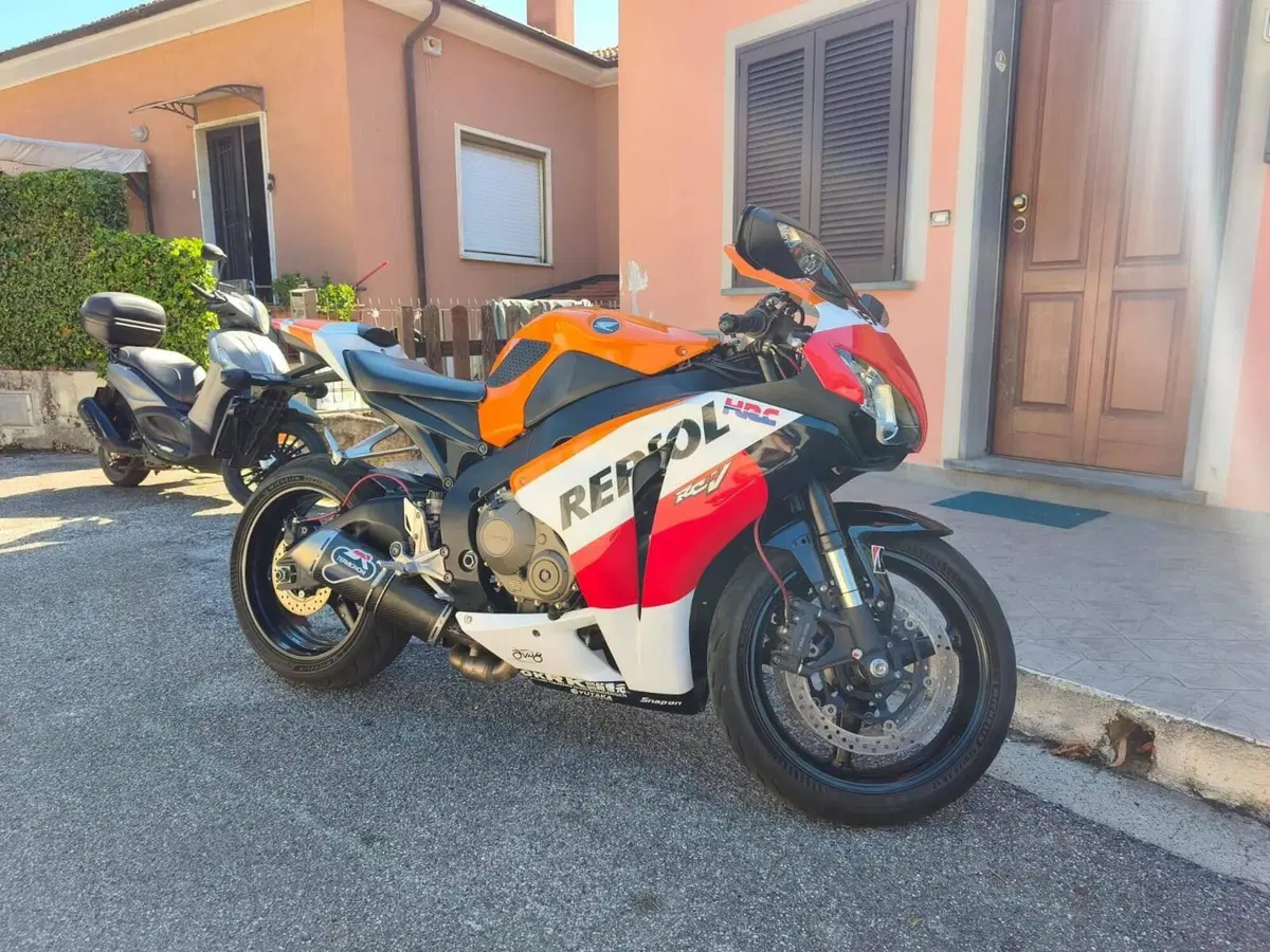 Honda CBR 1000 RR Fireblade (2008 - 11) (3)