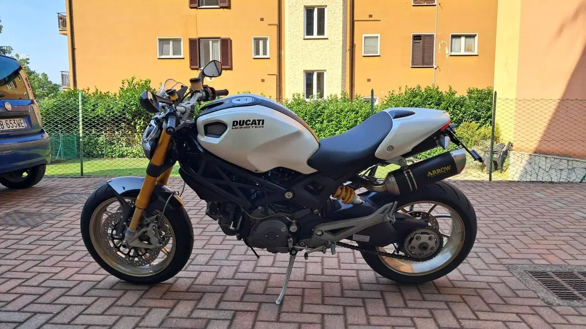 Ducati Monster 1100 S (2009 - 10) (4)