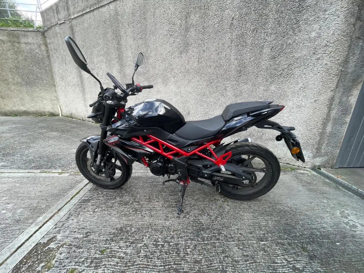 Benelli BN 125 (2021 - 25) (4)