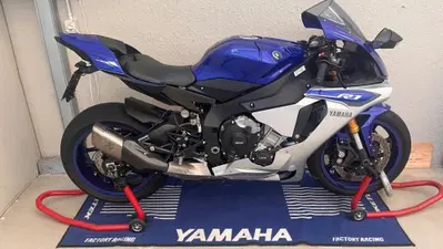 Yamaha YZF R1 (2015 - 16) usata