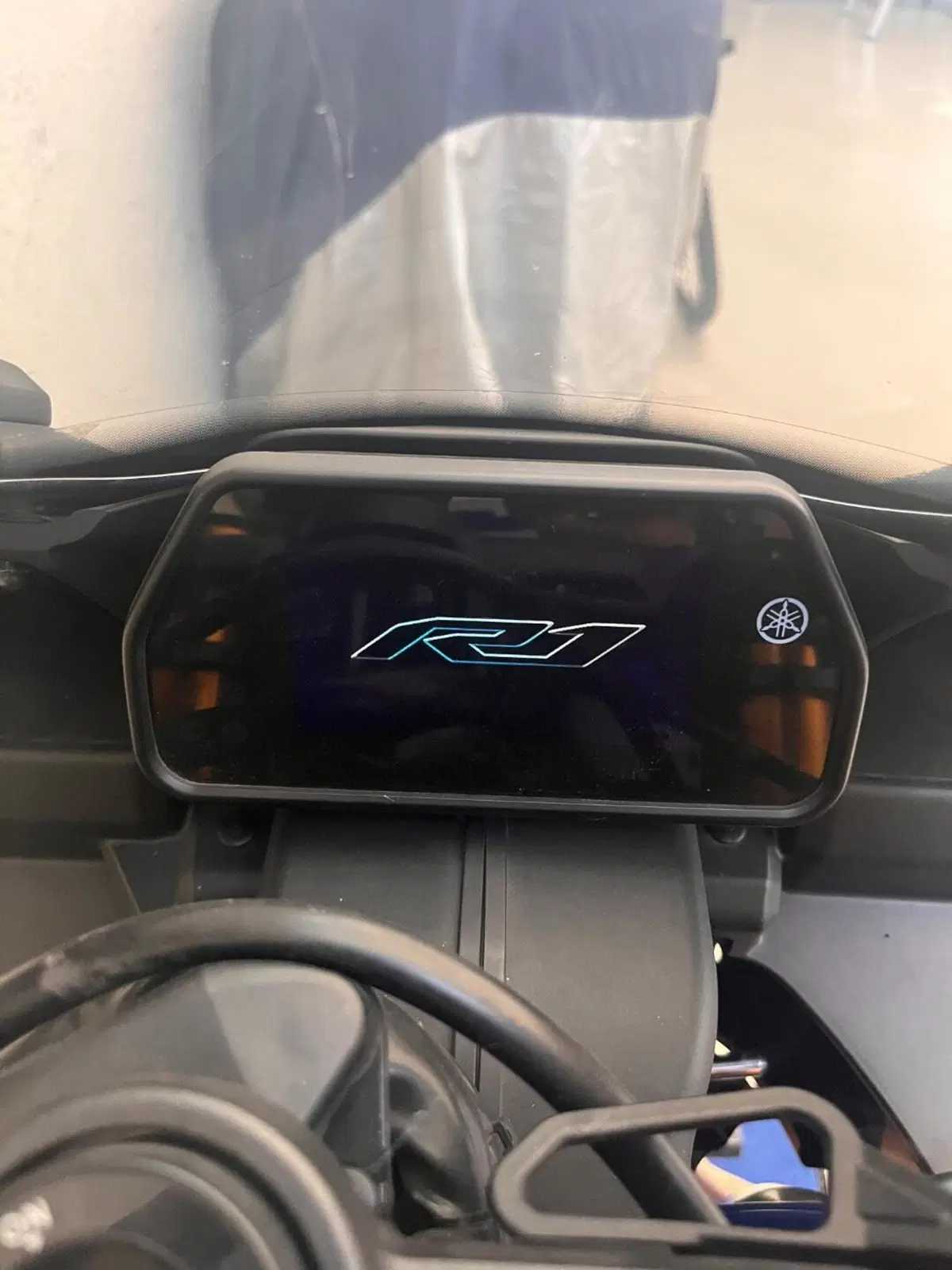 Yamaha YZF R1 (2015 - 16) (10)