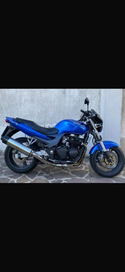 Kawasaki ZR-7 (2001 - 04) usata