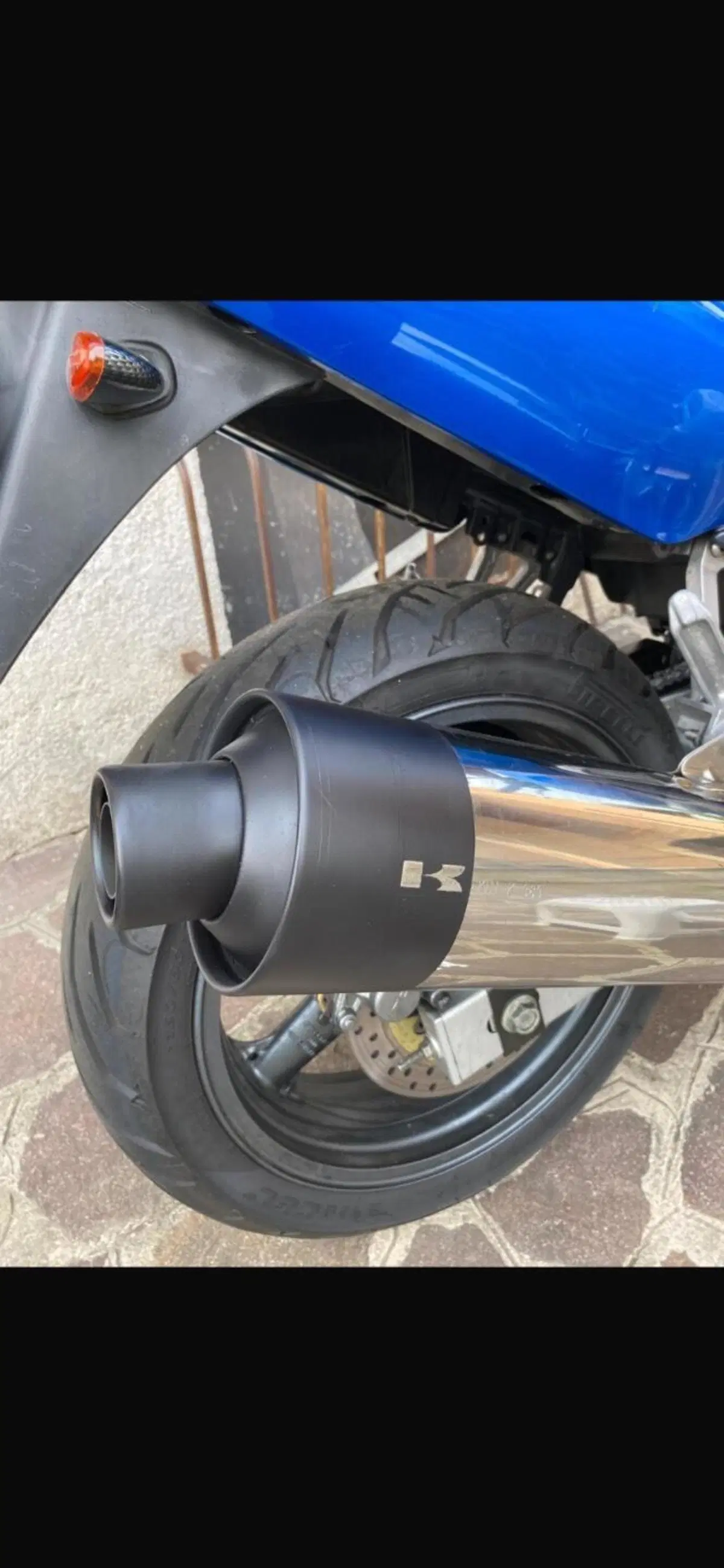 Kawasaki ZR-7 (2001 - 04) (4)
