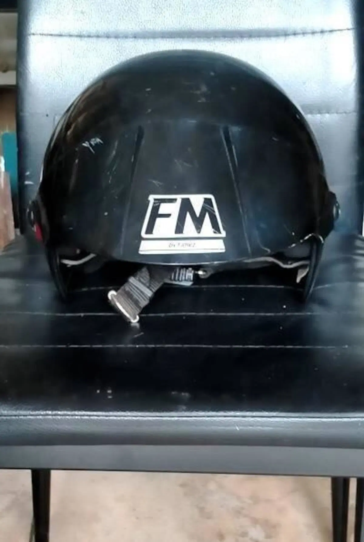 Caschi 1 AGV e 1 FM (4)