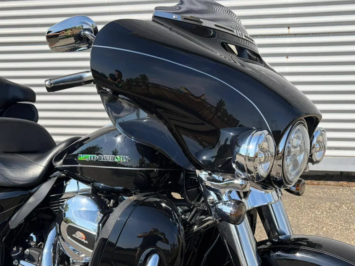 Harley-Davidson 1690 Electra Glide Ultra Limited (2014 - 15) - FLHTK (4)