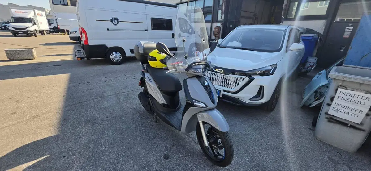 Piaggio Liberty 150 S (2025 - 26) (3)