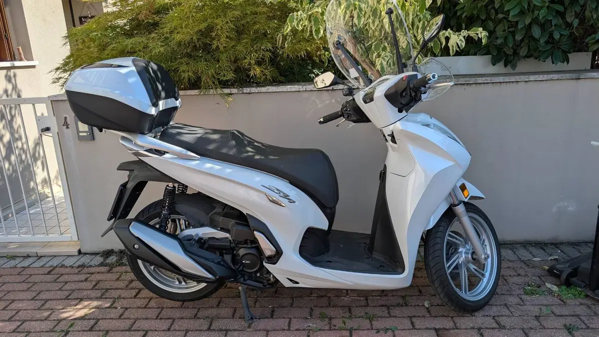 Honda SH 350 (2021 - 24) (2)