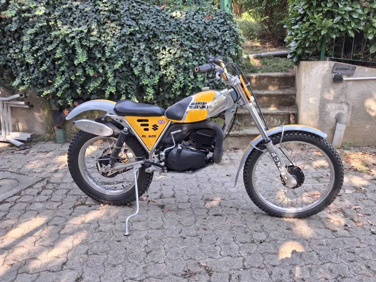 Suzuki RL 325 T