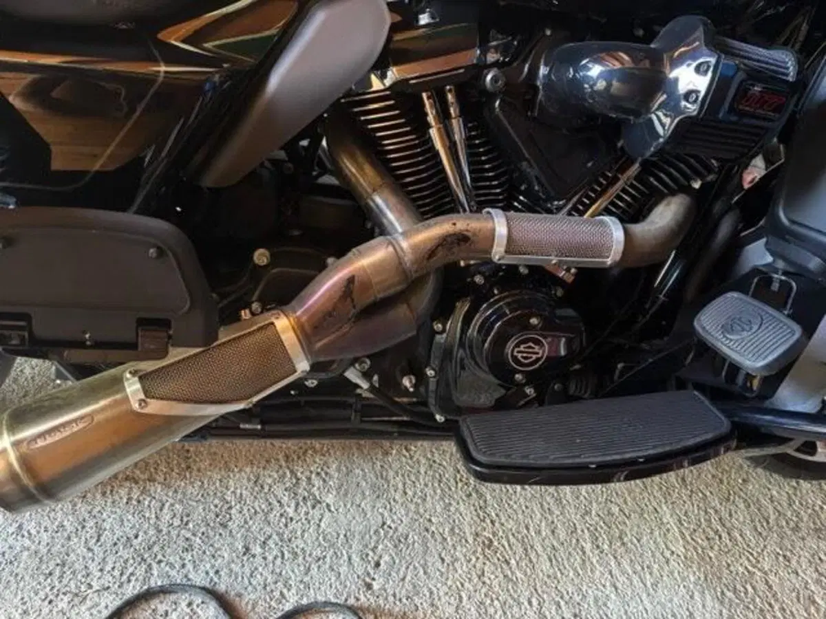 Scarico Trask per Harley D. Street glide 2025 (3)