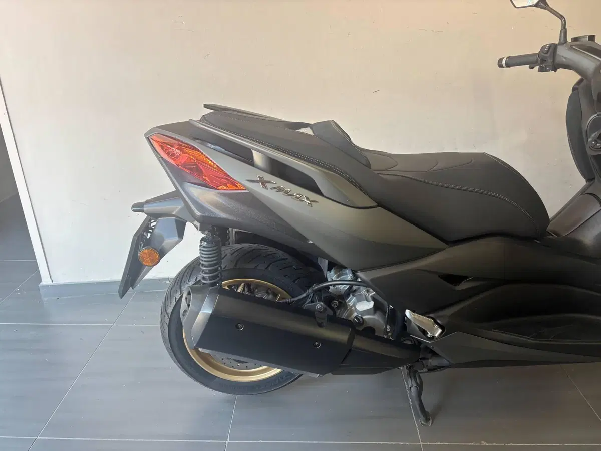 Yamaha X-Max 300 Tech Max (2021 - 24) (8)