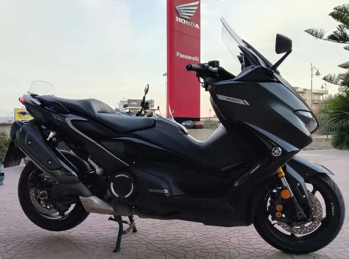Yamaha T-Max 560 Tech Max (2020) (4)