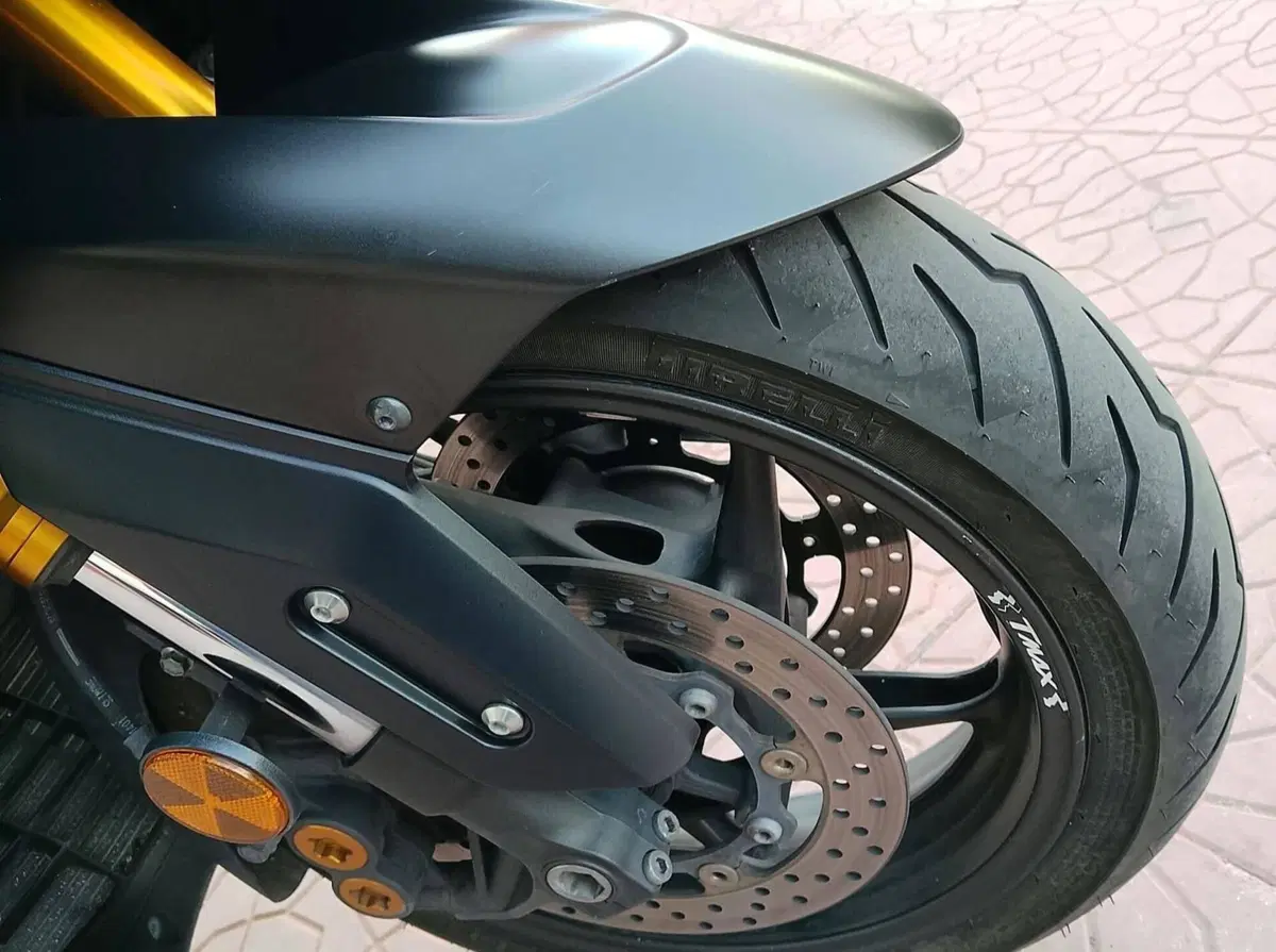 Yamaha T-Max 560 Tech Max (2020) (9)