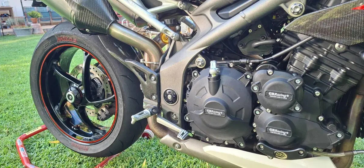 Triumph Speed Triple 1050 RS (2018 - 20) (5)