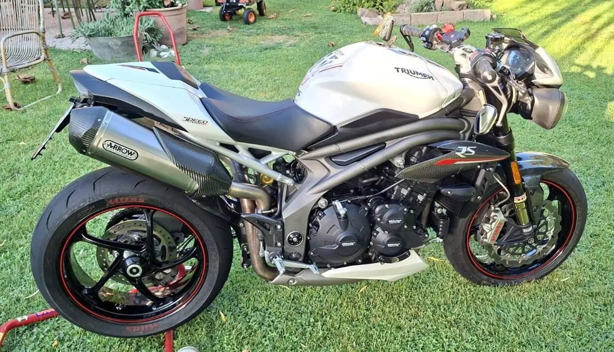 Triumph Speed Triple 1050 RS (2018 - 20) (14)