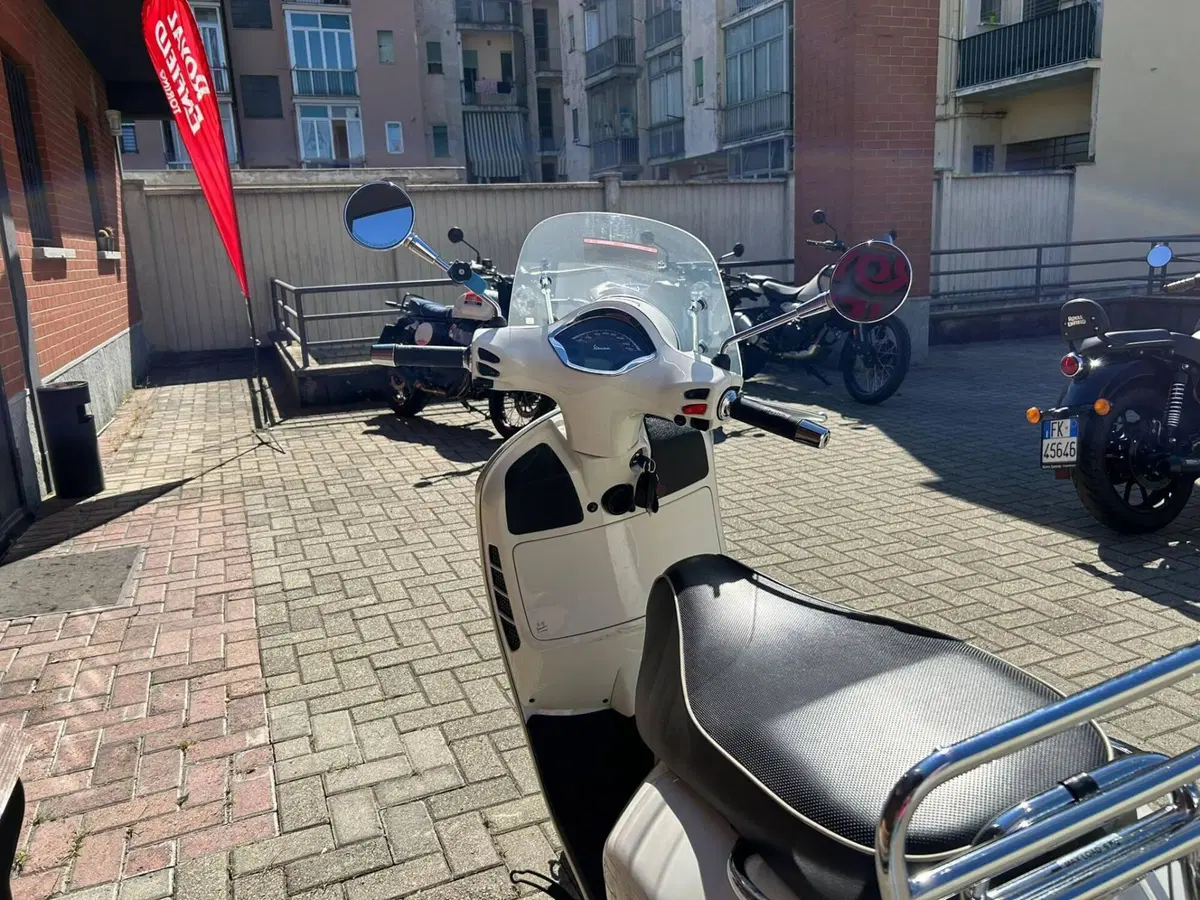 Vespa GTS 300 Super (2023 - 24) (9)