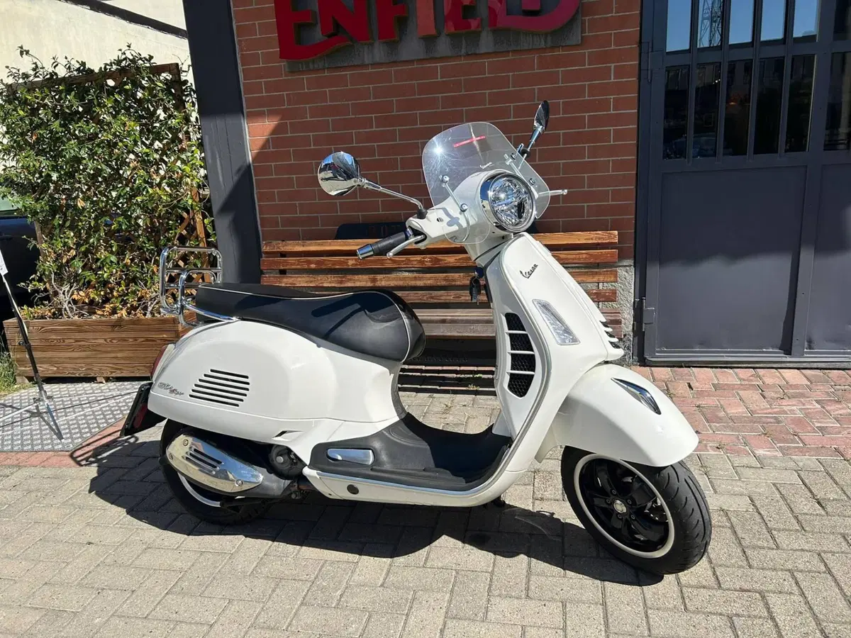 Vespa GTS 300 Super (2023 - 24) (12)