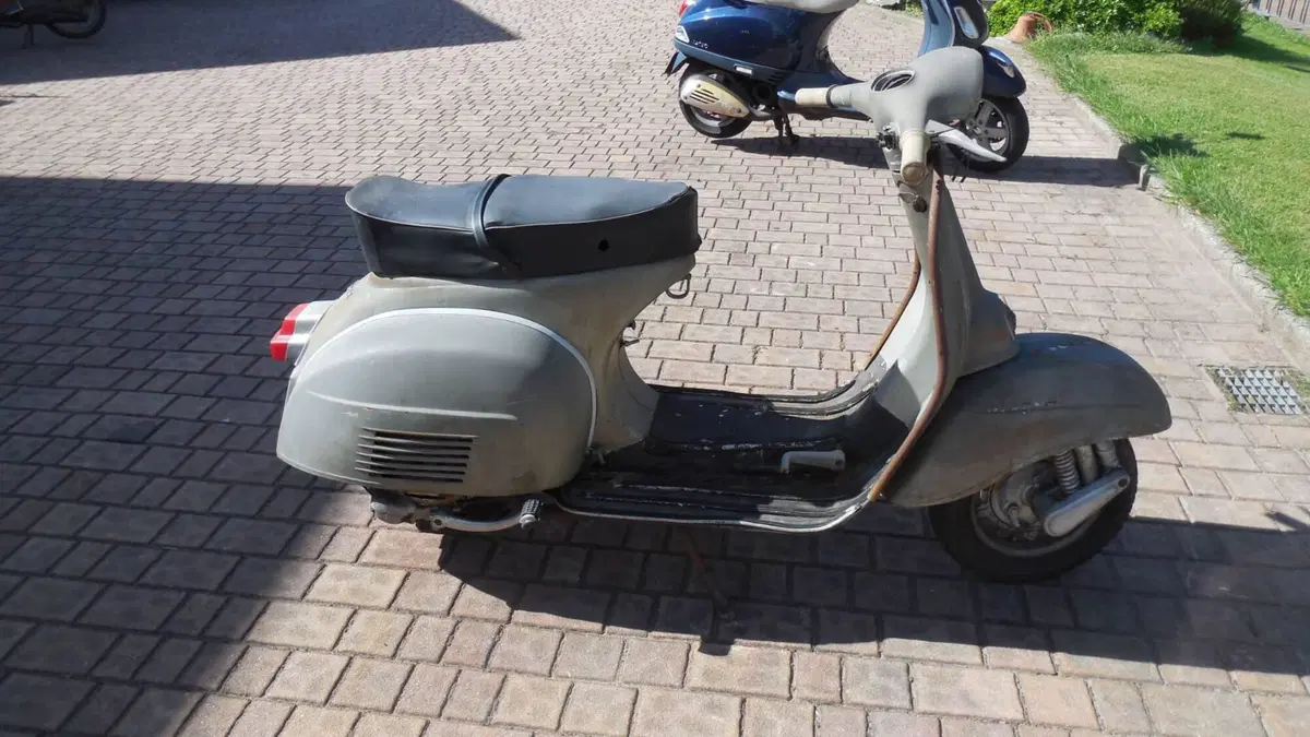 Piaggio VESPA SPRINT  (2)