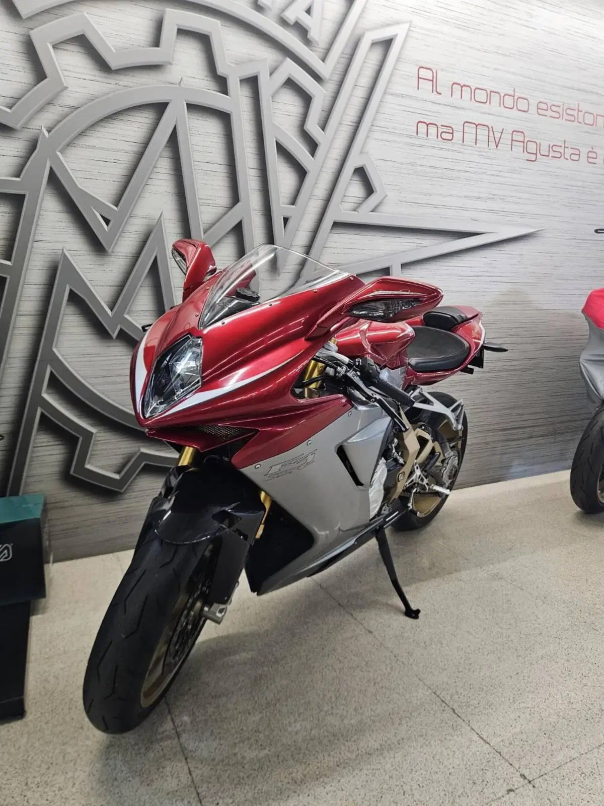 MV Agusta F3 675 Oro (2011) (4)