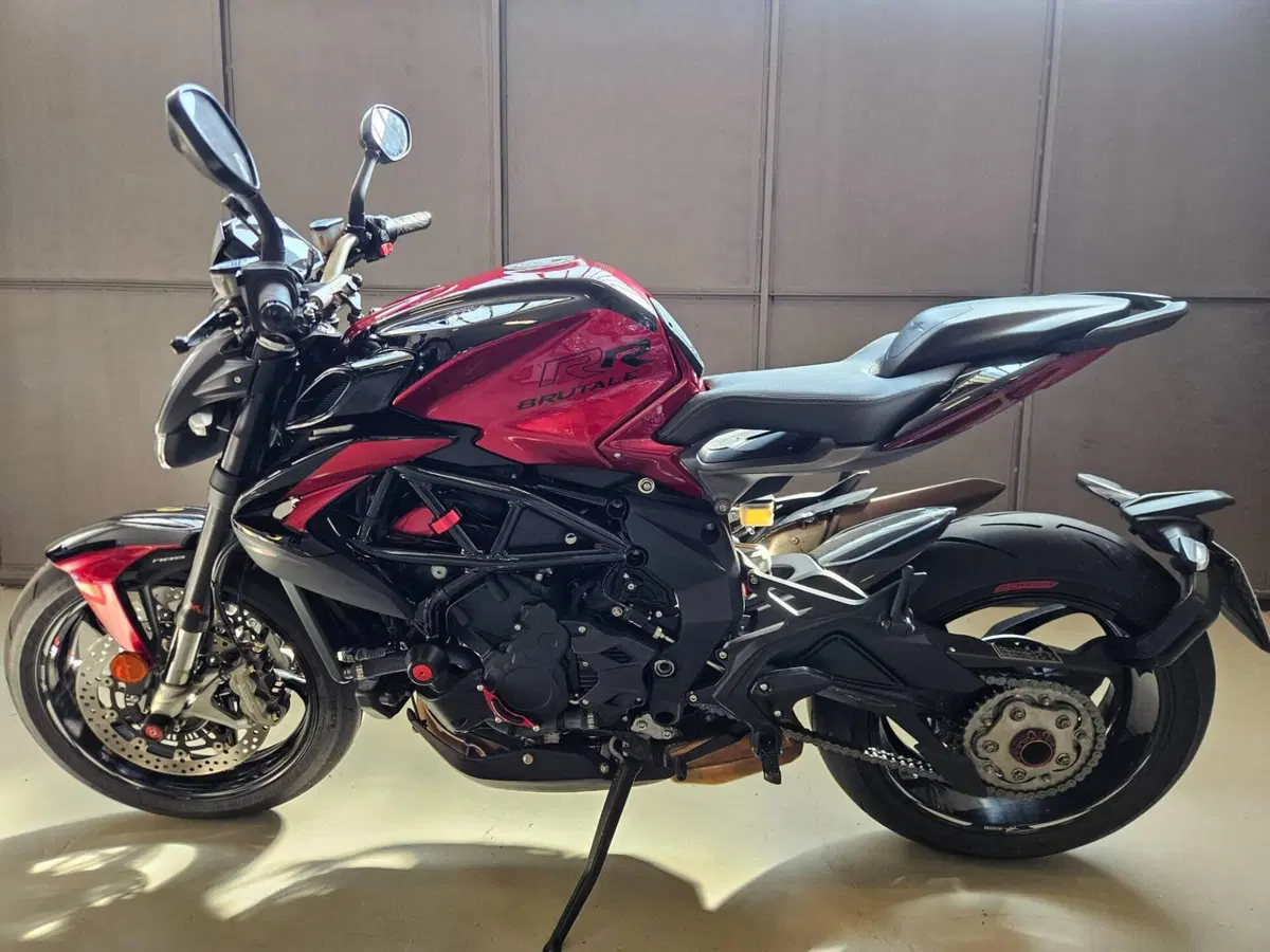 MV Agusta Brutale 800 RR (2021 - 25) (3)