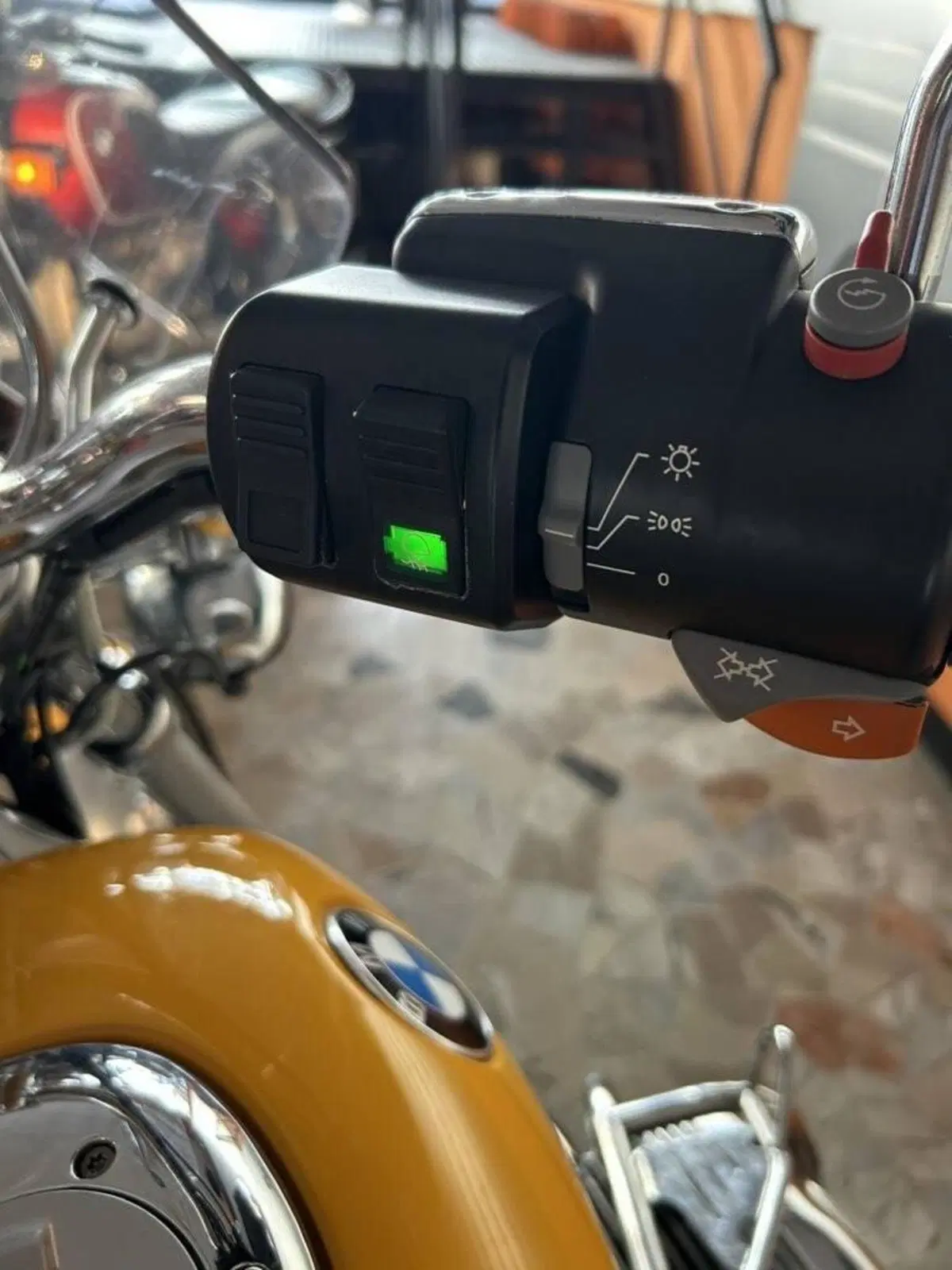 Bmw R 1200C INDEPENDENT (16)