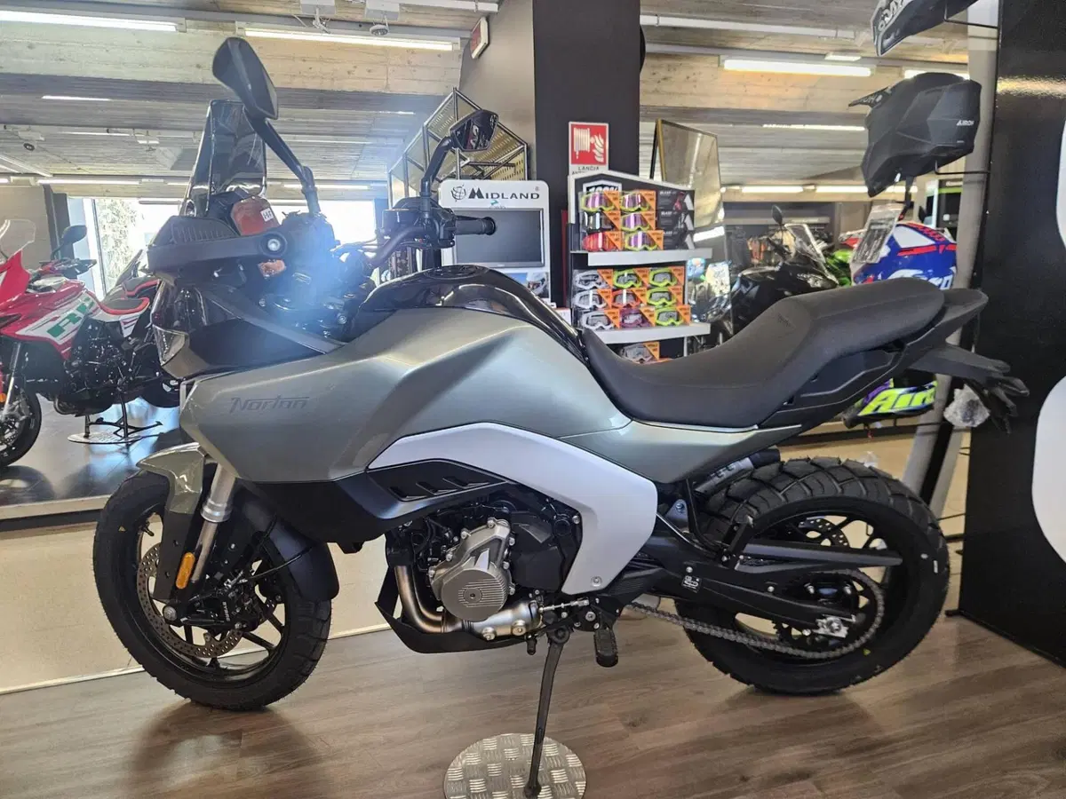 Norton Atlas Apex (2026) (5)