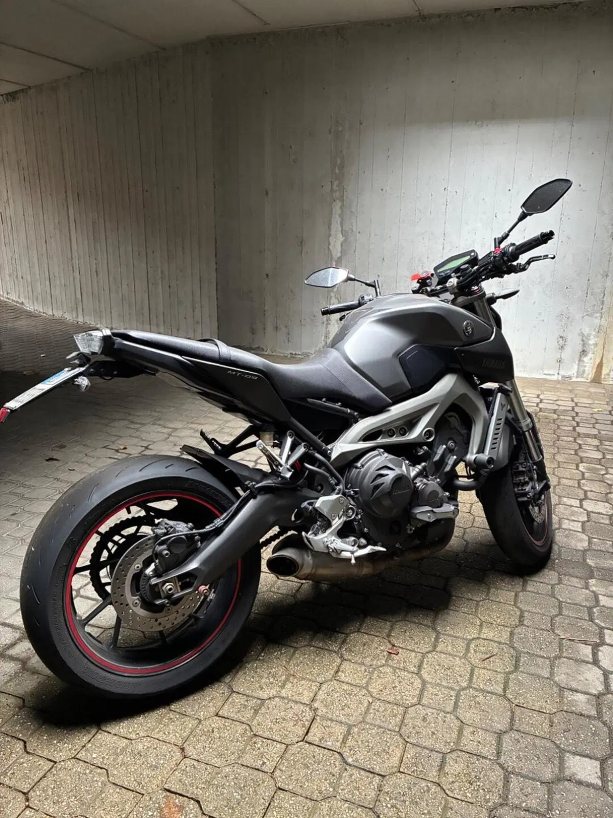 Yamaha MT-09 (2013 - 15) (4)