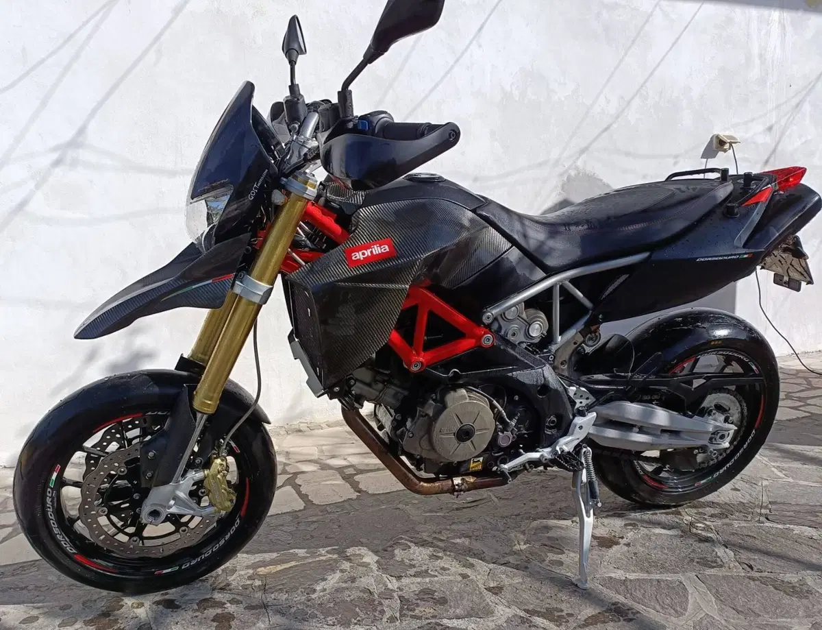 Aprilia Dorsoduro 750 Factory (2010 - 13) (4)
