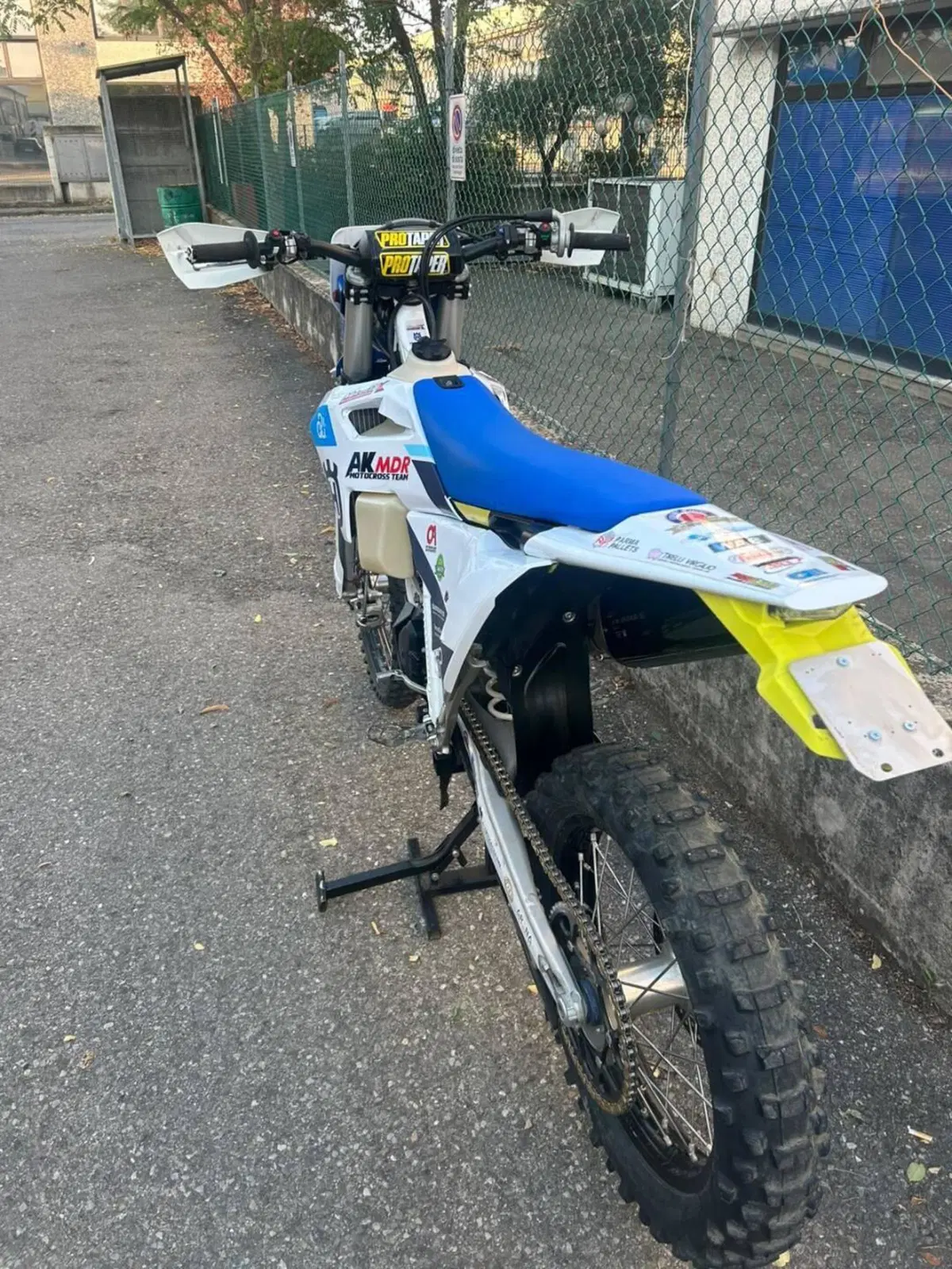 Husqvarna FE 250 Heritage (2025) (5)