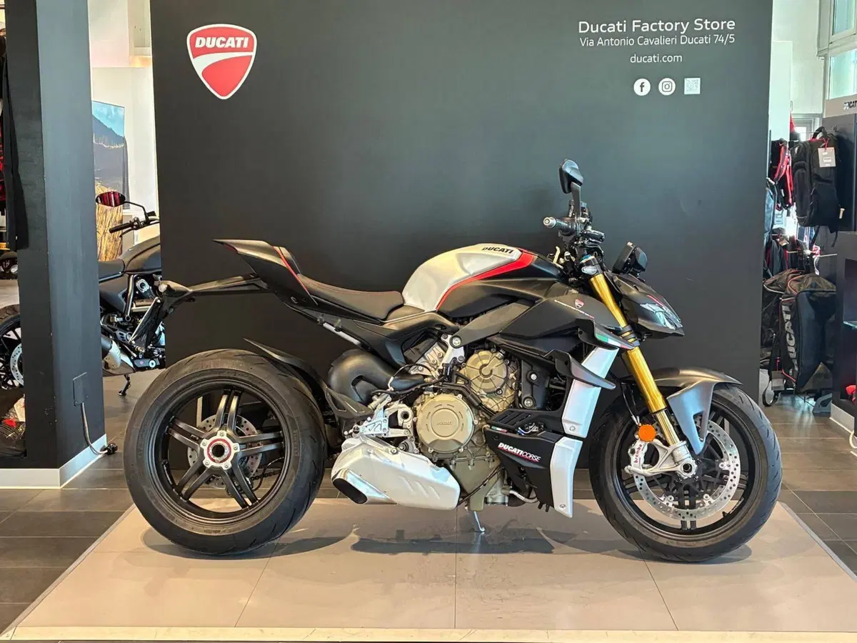 Ducati Streetfighter V4 1100 SP (2022) (2)