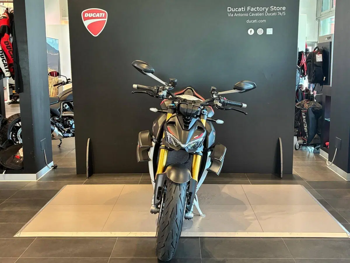 Ducati Streetfighter V4 1100 SP (2022) (3)