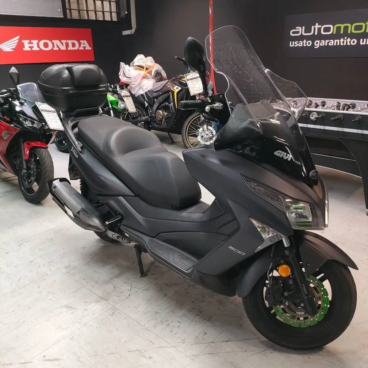 Kymco X-Town 300i ABS (2016 - 20) (2)