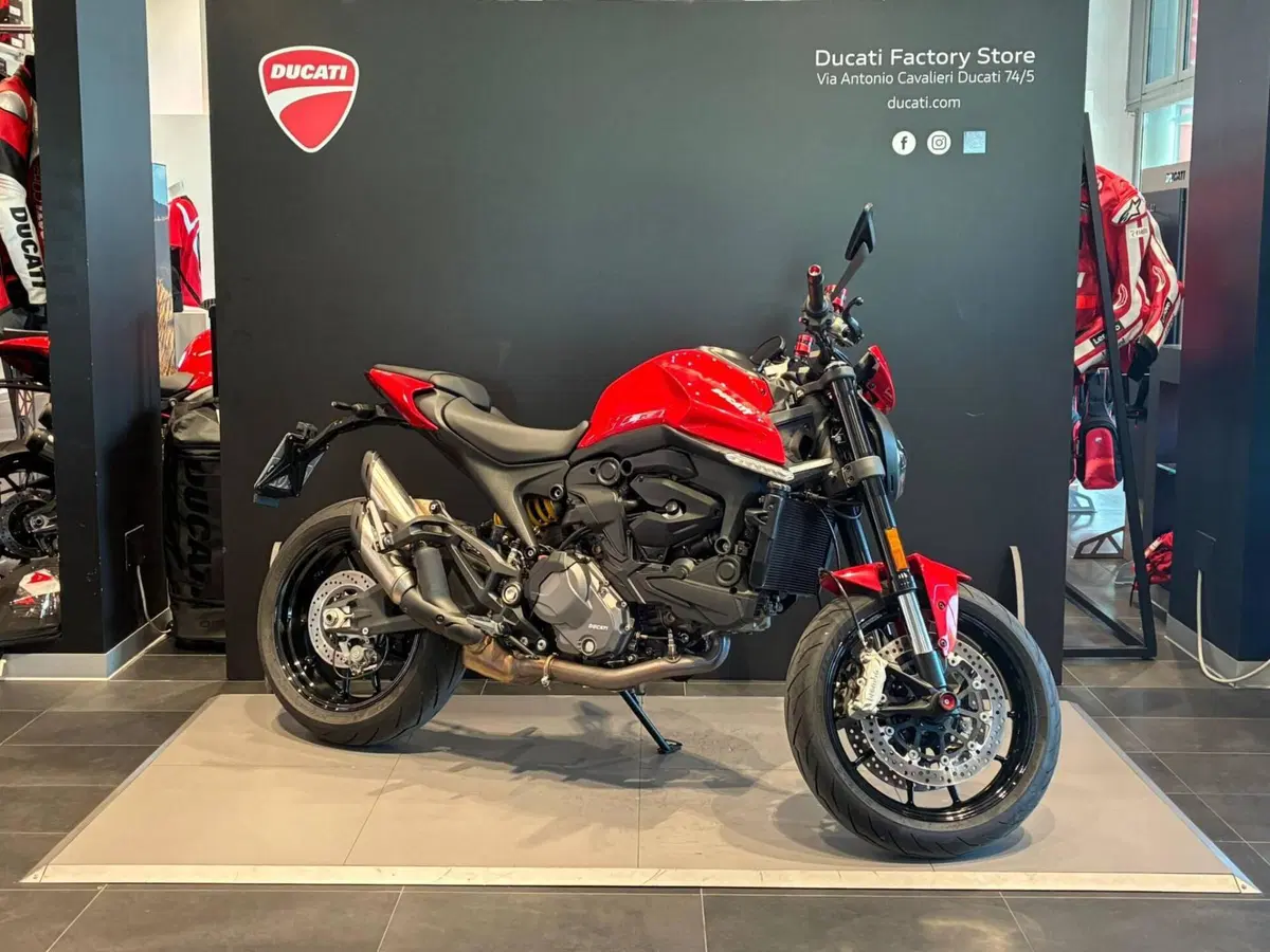 Ducati Monster 937 + (2021 - 25)