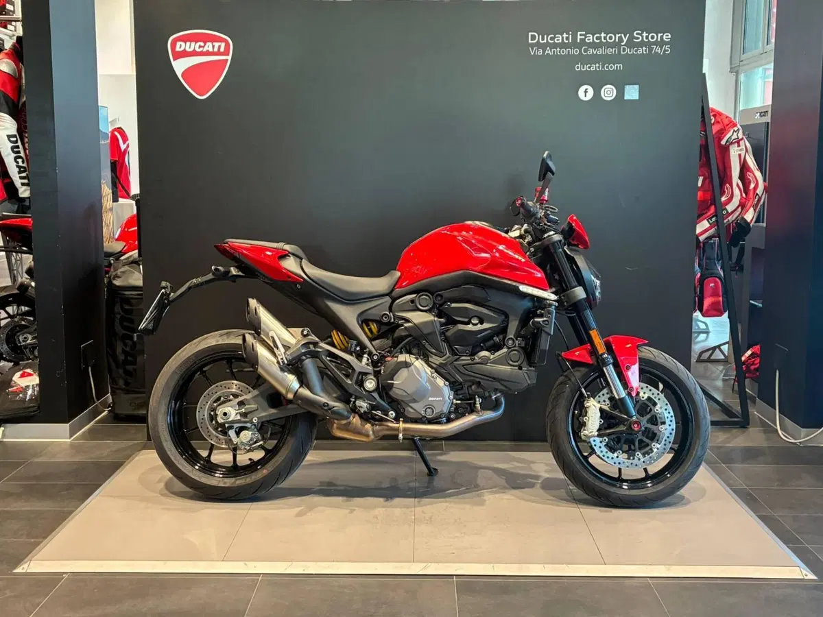 Ducati Monster 937 + (2021 - 25) (2)