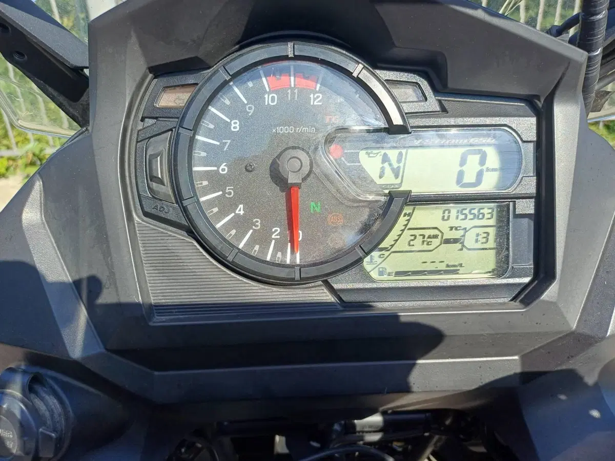 Suzuki V-Strom 650XT Explorer (2022 - 25) (9)
