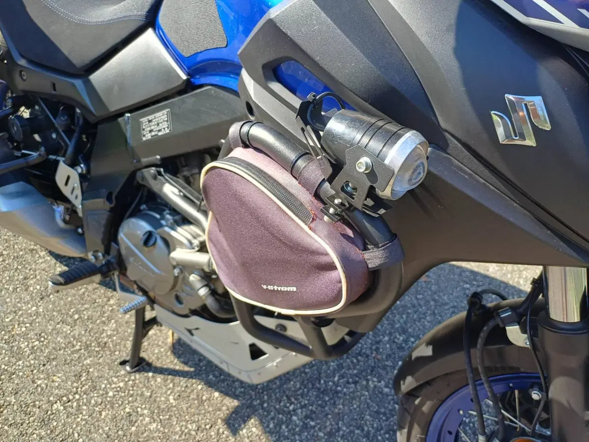 Suzuki V-Strom 650XT Explorer (2022 - 25) (18)