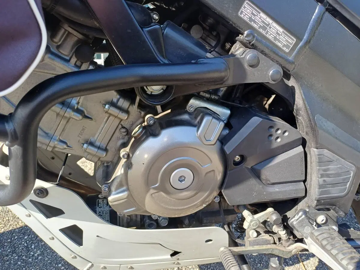 Suzuki V-Strom 650XT Explorer (2022 - 25) (20)