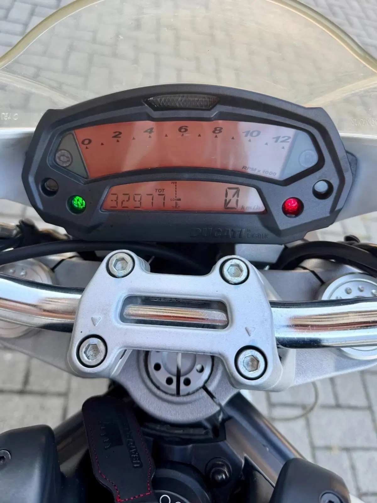 Ducati Monster 696 (2008 - 13) (4)