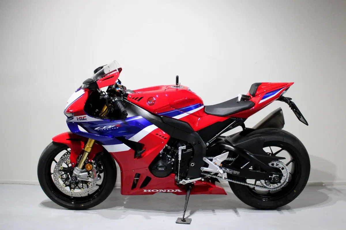 Honda CBR 1000 RR-R Fireblade SP (2024 - 26) (4)