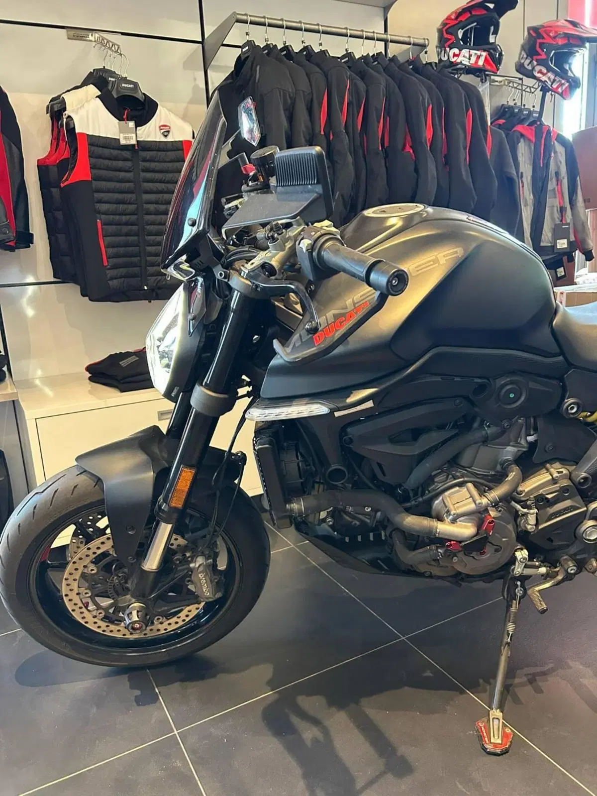 Ducati Monster 937 + (2021 - 25)