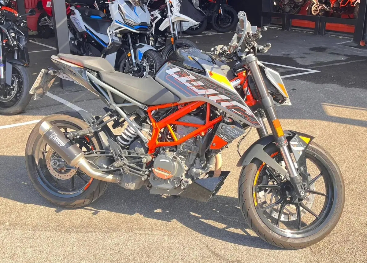 KTM 125 Duke (2021 - 23) (2)