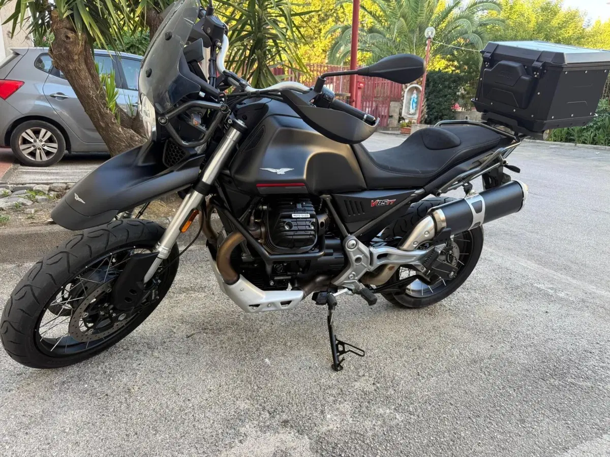 Moto Guzzi V85 TT (2021 - 23)