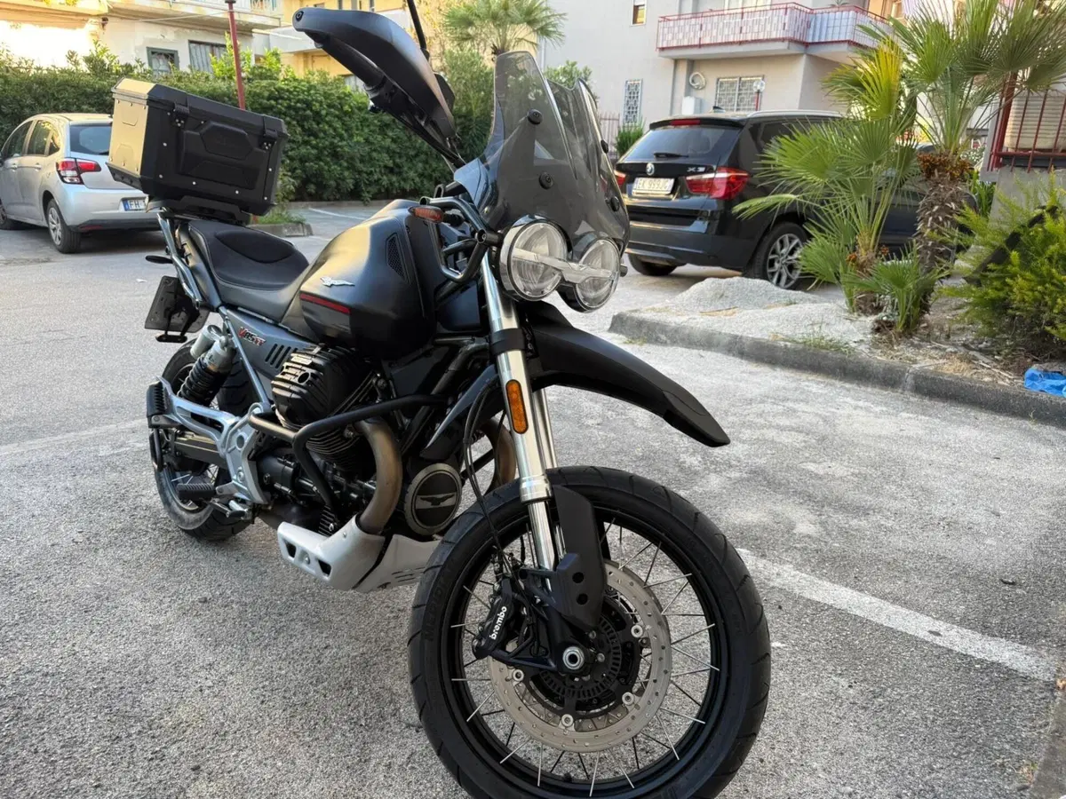 Moto Guzzi V85 TT (2021 - 23) (3)