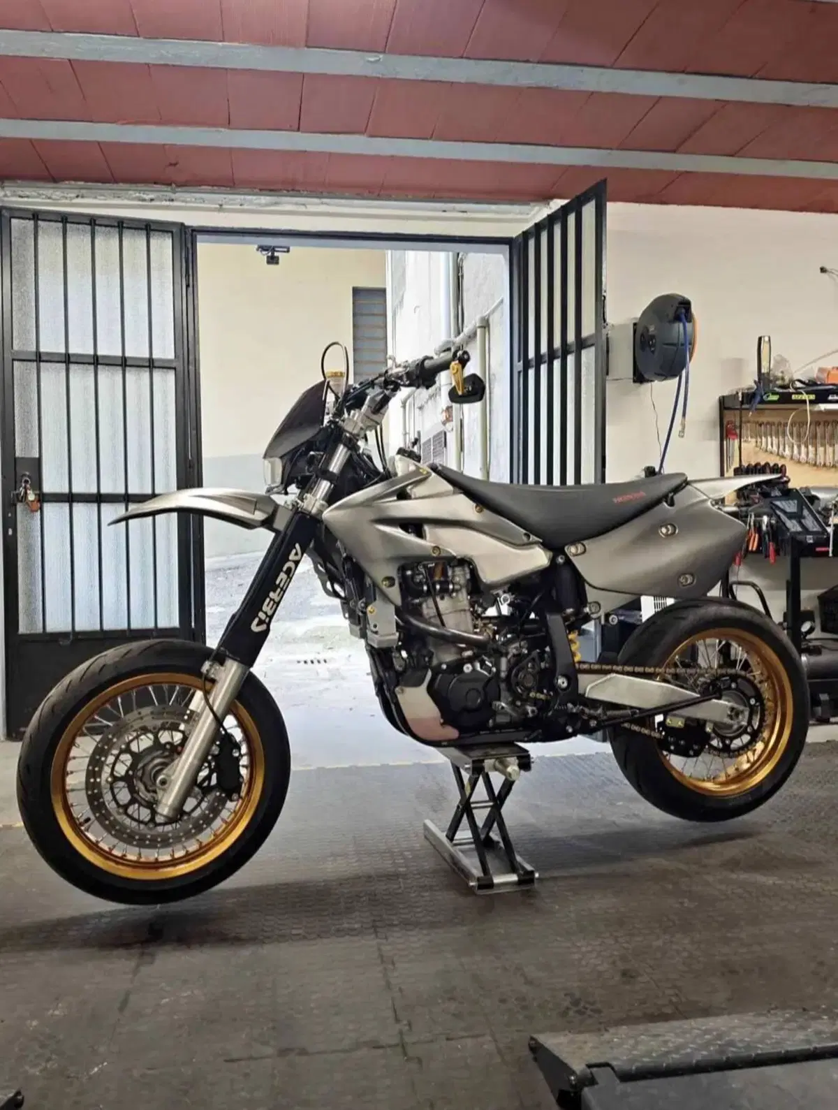 Honda XR 650 R Supermotard (2002 - 04)