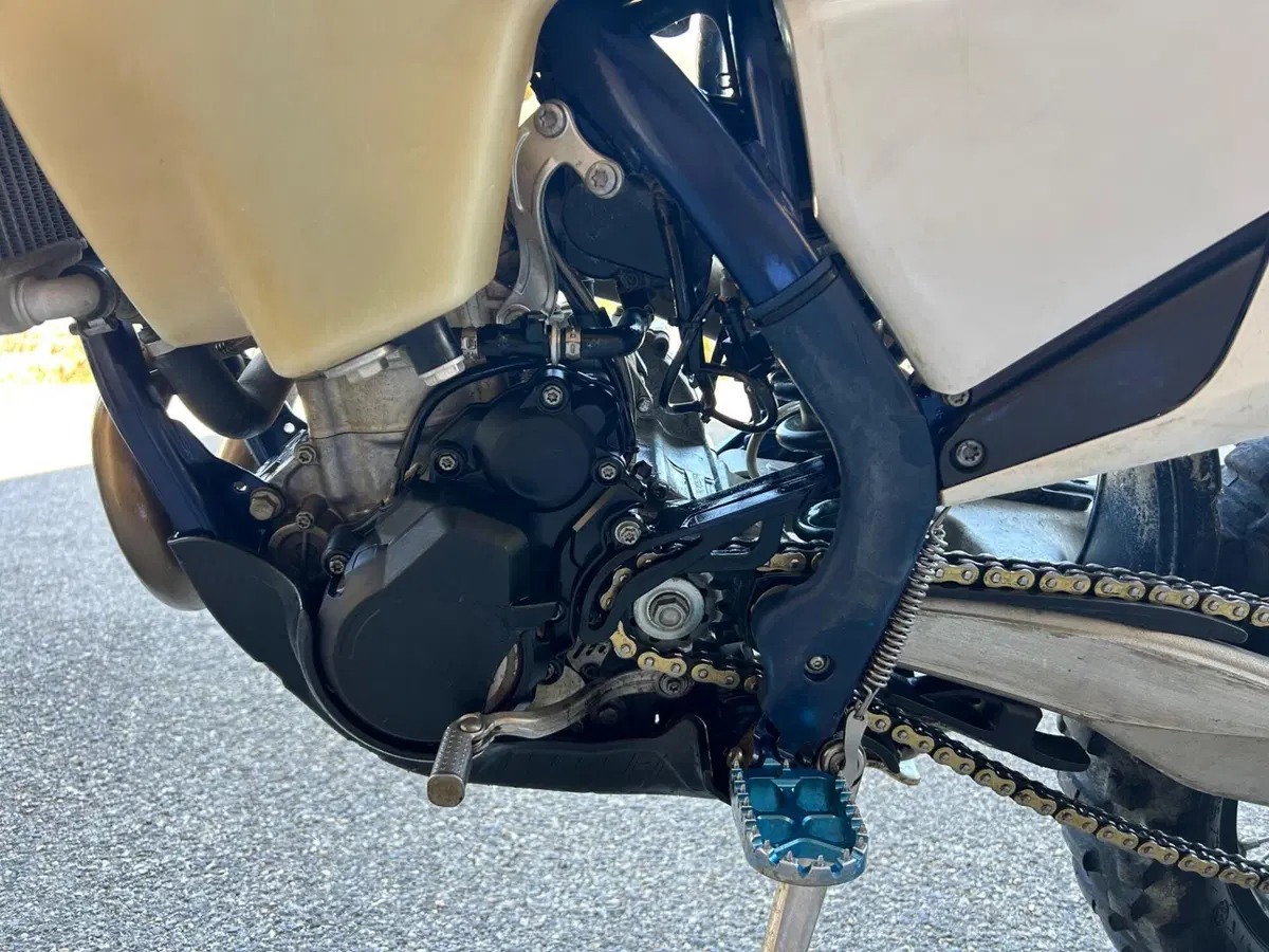 Husqvarna FE 350 (2023) (4)